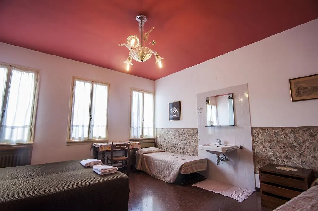 Hotel Locanda Ca' Foscari Venice Italy