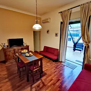 https://little-home-catania.sicilyhotelsitaly.net